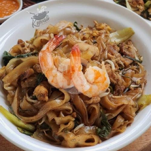 Kwetiaw Goreng Seafood menu NASI GORENG BABI SAMCAN KUWALI, SUDIRMAN STREET