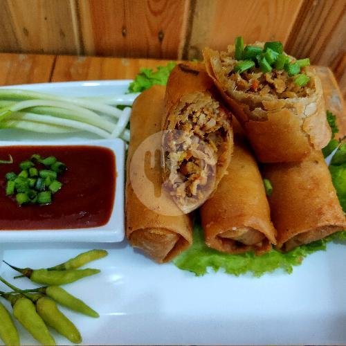 Lumpia Goreng menu Kue Luwes Surabaya, Sukolilo