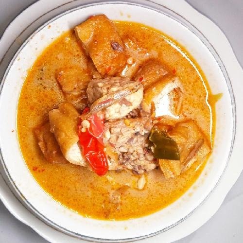 Nasi Campur Cumi Hitam menu Warung Bu Bas, Sawojajar