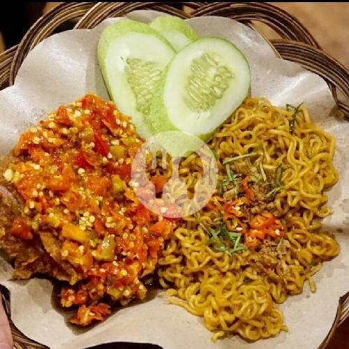 Review Ayam Gepuk Pak Gembus Cabang Pondok: Kenikmatan Ayam Gepuk yang Bikin Happy!