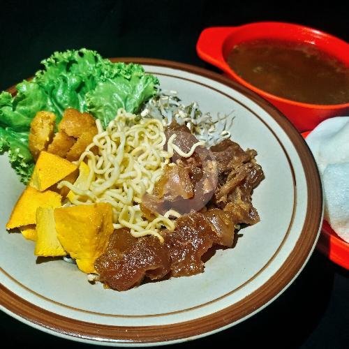 Tahu Campur Pak Sopyan: Nostalgia Kuliner yang Menghangatkan Hati di Kediri
