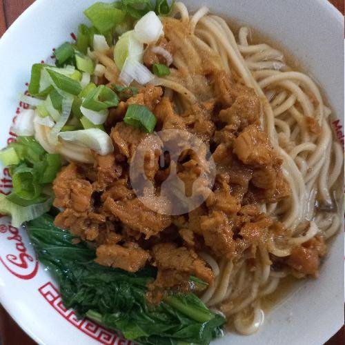 Lontong menu Bakso Daging Sapi Kuncoro, Kelud