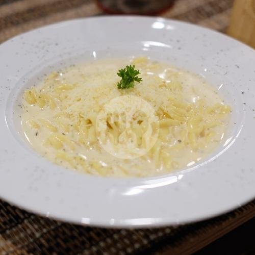 Aglio Chicken menu PLATO Pasta & Coffee, Soetomo