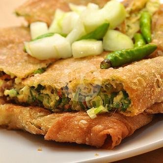 1/3 Coklat 1/3 Keju 1/3 Kacang menu Martabak Yoenak, Menganti