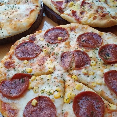 Duo Pepchesse menu Pizza De Nitro, Gubeng