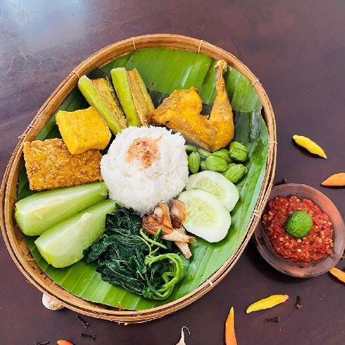 Penyet Kroyokan Paha menu Dapur Oma Fidi, Citraland