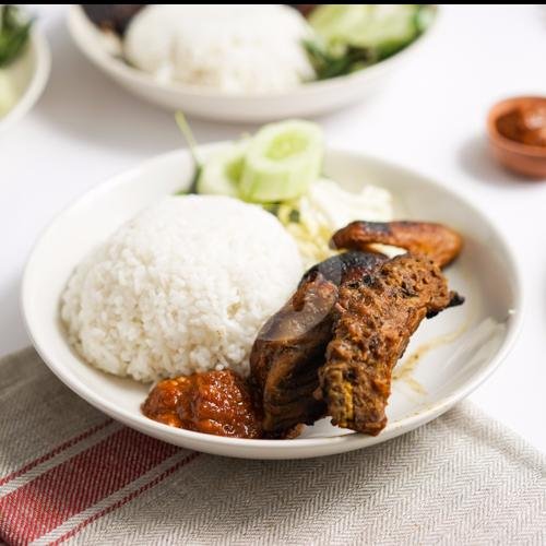 Review Warung Bu Vesti Barito: Makan Siang Enak dan Terjangkau di Jakarta