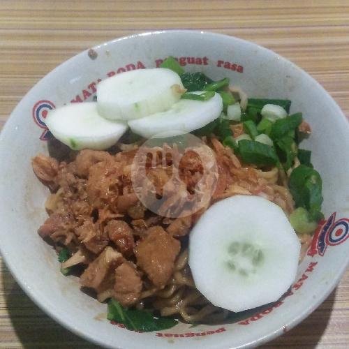mie jumbo bakso menu Mie Ayam Nyamleng Mas Imin, Salakan