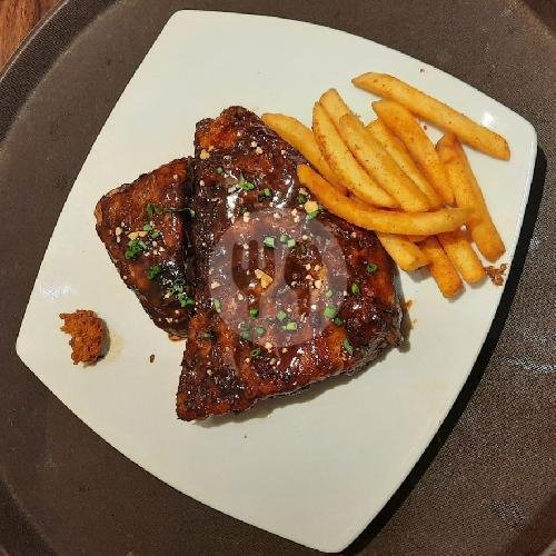 Nasi Goreng Rica Roastpork menu Bedjos Porc Bistro, Sukomanunggal Jaya