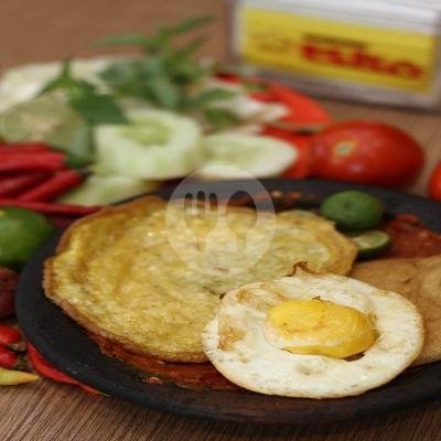 Telur Penyet (Isi 2) menu Warung Bu Kris, Manyar Kertoarjo