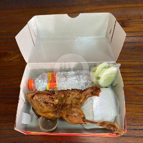 URAP-URAP menu Ayam Goreng Gringging Lombok Citraland, Sambikerep