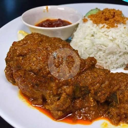 Nasi Ayam Goreng menu RM Padang Waringin Baru, Utan Kayu Raya