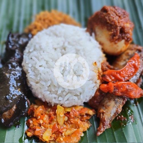 Nasi Campur Madura + Cumi Hitam menu Dapur Bu Dewi Wiyung, Wiyung Brantas Permai