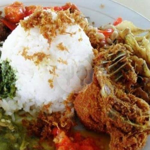 Nasi Ayam Gulai Dada menu RM Minang Saiyo, Raya Siteba