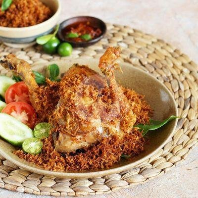 Ayam Goreng Serundeng + Nasi menu Nasi Gule Jakarta Dan Ayam Bakar, Kebon Jeruk