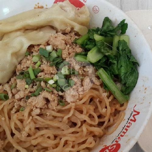 Yamie Ayam Pangsit menu Mie Ayam Plombokan, Gajah Raya