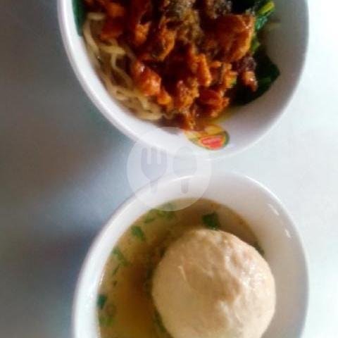 Yamin Pisah Kuah Baso Rudal Daging Cing Cang menu Baso Subur, Cijawura Hilir