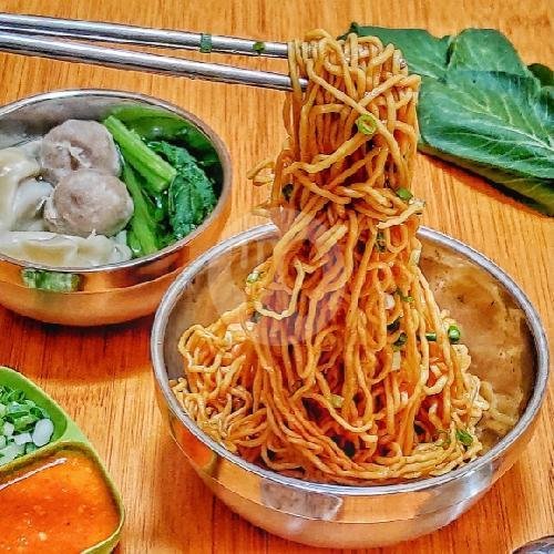 Mie Lebar Manis (Baso Pangsit) menu Mie Baso Pangsit Baladewa