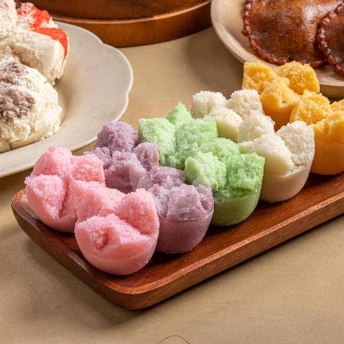 Kue Ku menu Toko Nyonya Pang Muntilan