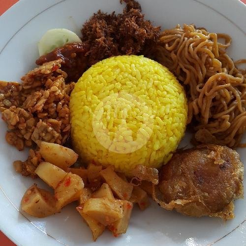 Nasi Gudeg Ayam menu Nasi Kuning Hwa Ind, Simpang Borobudur