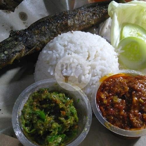 TEMPE + NASI + IKAN BANDENG PRESTO + SAMBAL GLEDEK (GRATIS ES NUTRISARI) menu Warung Ayam Sambal Gledek & Bakso Bapak Slamet, Larangan