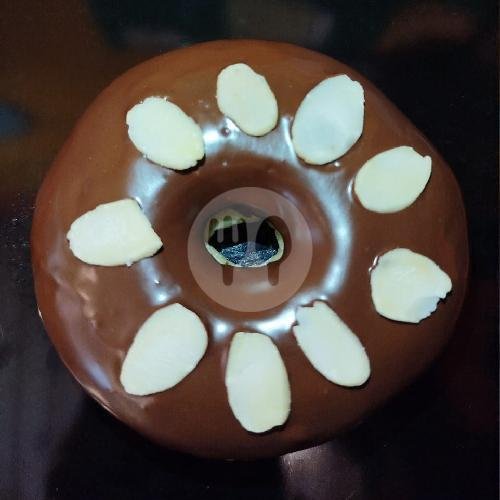 Almond Cokelat menu Donat Madu, Cikutra
