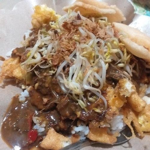 Rujak Cingur Mbak Diana: Kuliner Unik di Malang yang Wajib Dicoba