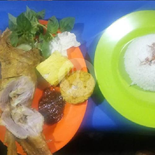 Telor Dadar Komplit menu Pecel Lele Lamongan Gaul, Pungkur
