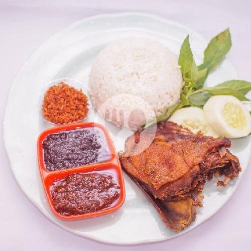 Review Nasi Bebek & Ayam H Fauzi: Surga Kuliner di Krukah Lama Surabaya
