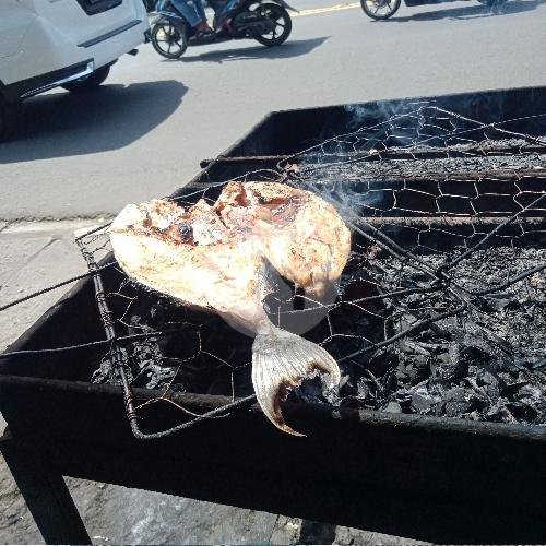 Ikan Etong Ayam Ayam /Jumbo Kecil menu Warung Makan Ikan Laut Eretan, Cibiru