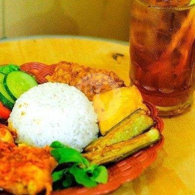 Paket Ayam Penyet+tahu Tempe menu Pawon Bu Netty, Masaran