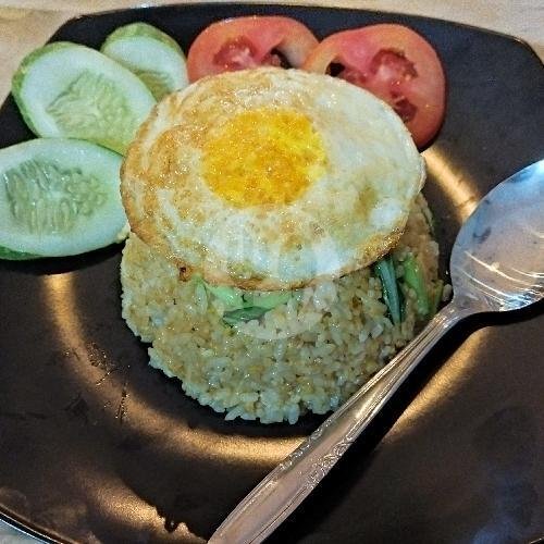 Review Waroenk Cafe Yayang: Makanan Enak dan Suasana Cozy di Bandung