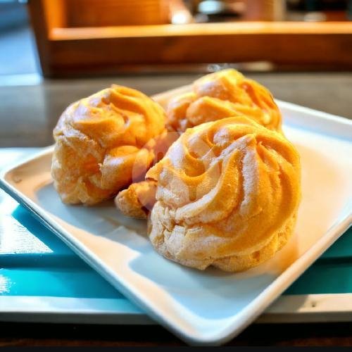 Kue Soes (Isi 3) menu Rossen Brown Cake & Cookies, Sukamanah