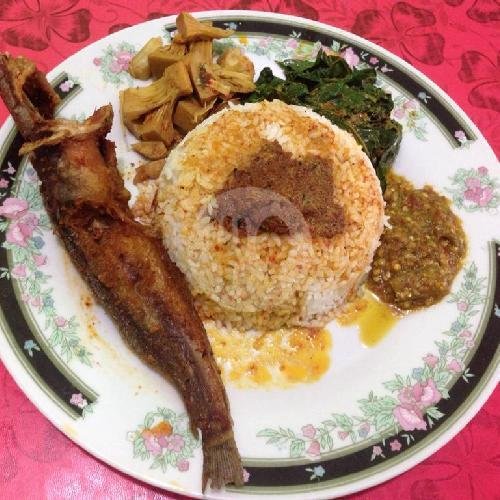 Nasi Ikan Laut Goreng menu Masakan Padang Ampera Mewah, Sumbersari