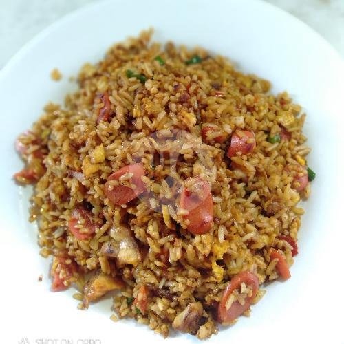 Nasi Goreng Baso Sosis menu Nasi Goreng Gila Mezzaluna, Nanas