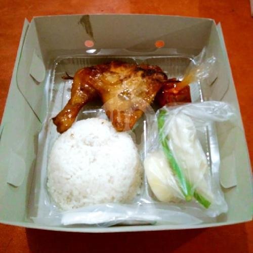 Nasi Kotak Ayam Bakar Sedang menu Ayam Bakar Solo Pak Manteb, Bangil