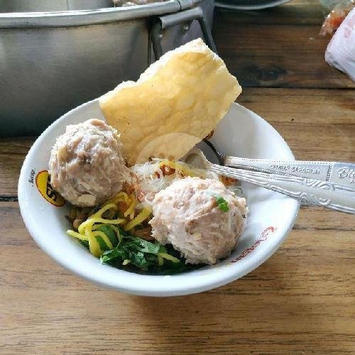 Kacang Bawang menu Warung Bakso Pak Kumis DPRD, Laweyan