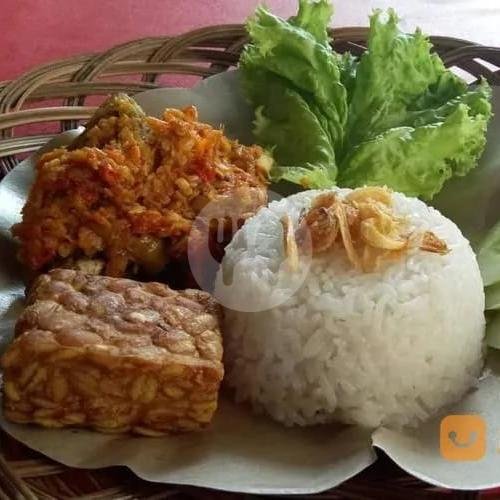 Paket Lele Goreng menu Pecel Lele Dan Ayam Goreng Cak Roy, Jatinegara