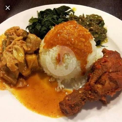 Nasi Lengkap Ayam Goreng menu RM Mutiara Minang, Pasirluyu