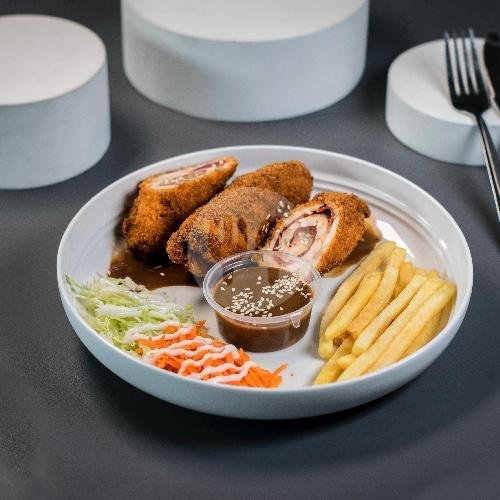 Cordon Bleu menu Lapak Chicken, Laweyan