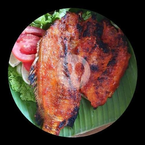 Ikan Gurame Goreng menu Pondok Ikan Bakar Babe H. Lili, Darmawangsa