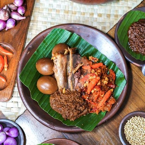 Paket 2 ( Besek ) menu Gudeg Yu Djum, Kaliurang