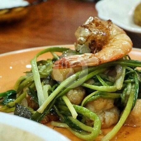 Review Ayam Goreng Surya Pemuda 38: Kenangan Manis dalam Setiap Suapan