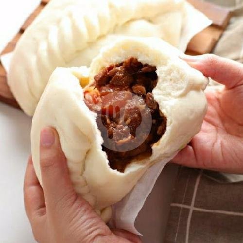Babi Cincang Telur Asin menu Bakpau B Delapan, Green Ville