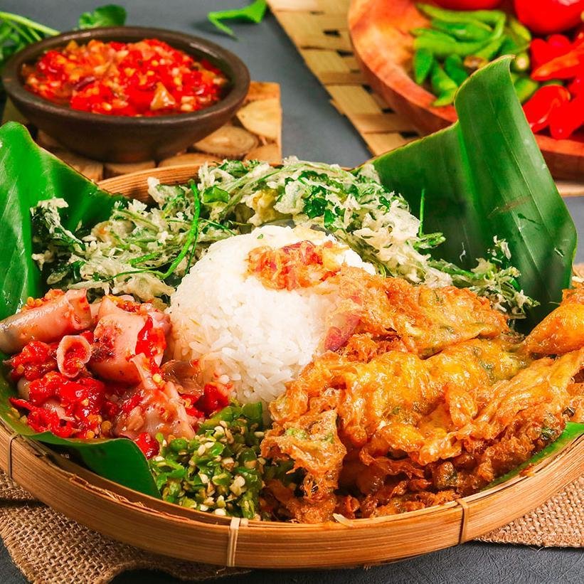 Dadar Beredar: Nostalgia Kuliner di Jakarta Timur yang Menggugah Selera