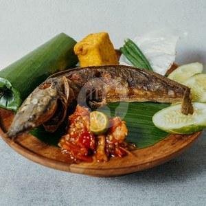 IKAN MUJAER GORENG menu Warung Nasi Timbel