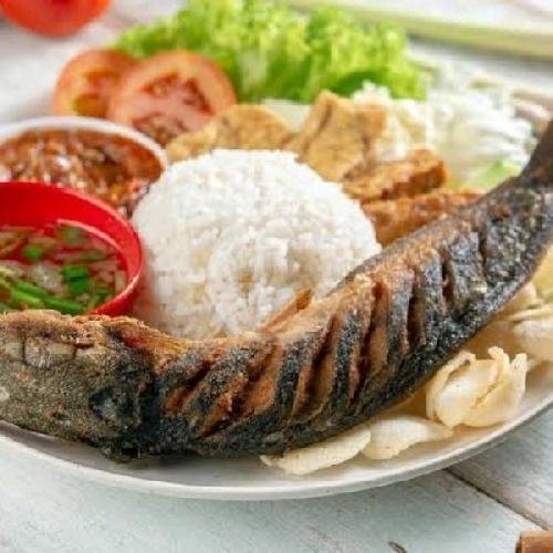 Review Pecel Lele Cemara: Petualangan Kuliner yang Menggoda di Godean Yogyakarta