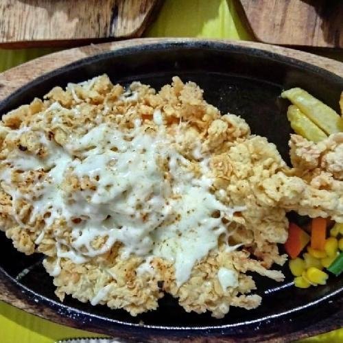 Crispy Chicken Steak Mozarella menu Djoeragan Steak, Dolopo