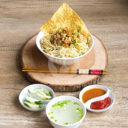 Pangsit Mie Ayam Spesial menu Pangsit Mie Ayam Gajah Mada Surabaya, Opak