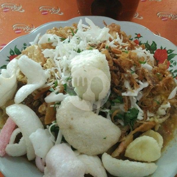 Review Spesial Tahu Gimbal Khas Kudus Pak Supri: Surga Kuliner di Pasar UMKM Srondol Semarang